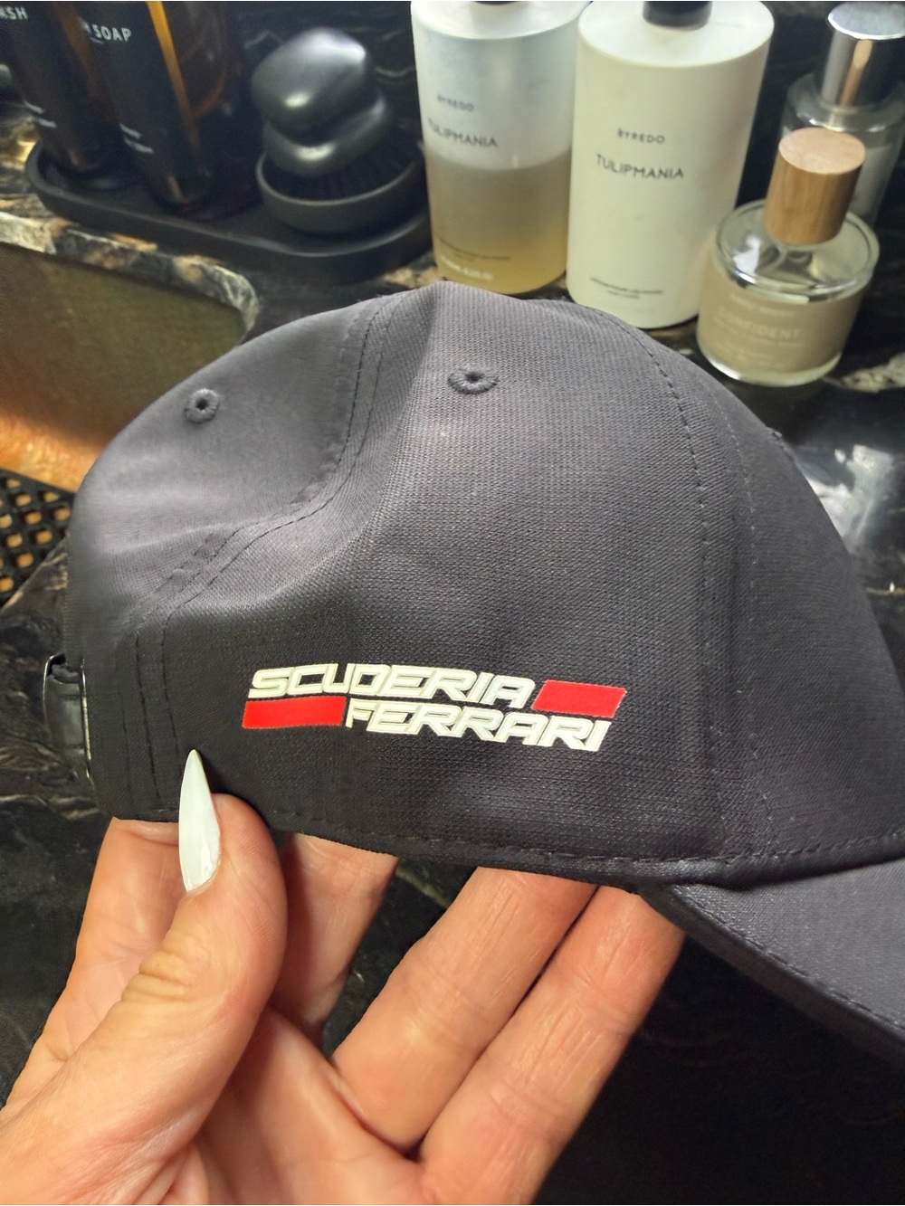 Ferrari official F1 scuderia Black adjustable baseball cap with carbon fiber - Picture 4 of 9
